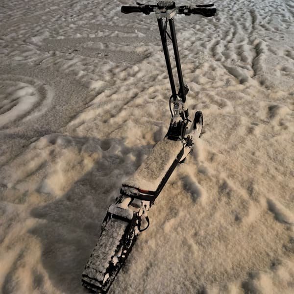 2 double wheel electric scooter