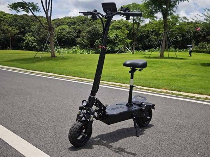 electric scooter enclosed three wheel