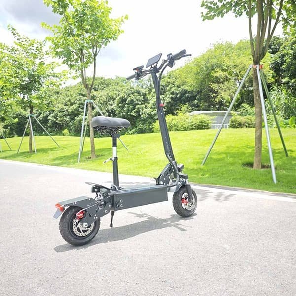 enclosed electric scooter with high weight capacity